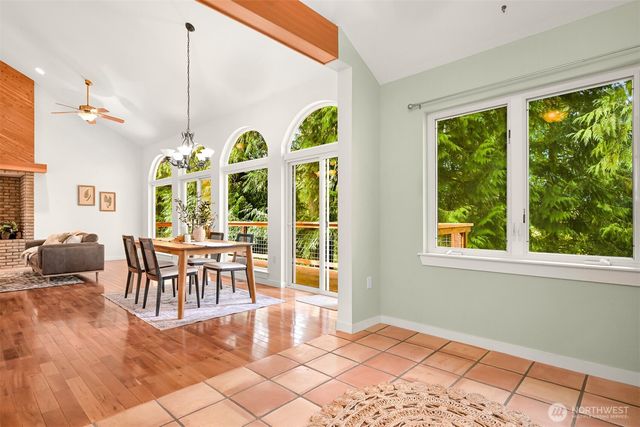66 Grand View Lane, Bellingham, WA 98229