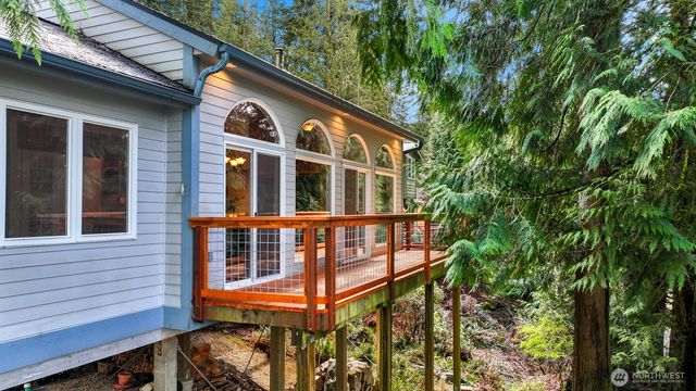 66 Grand View Lane, Bellingham, WA 98229