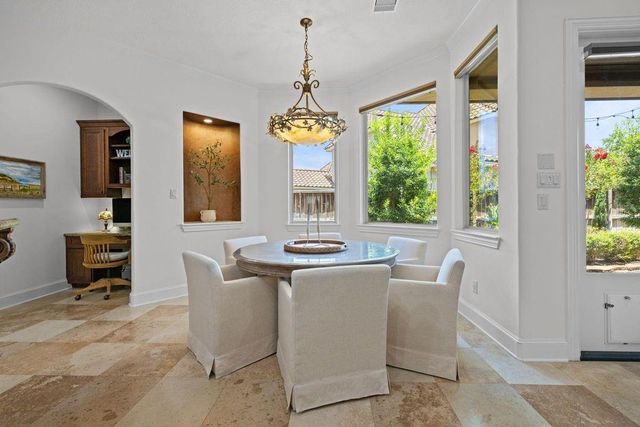 58 Shadow Creek Ridge Drive, Spring, TX 77389