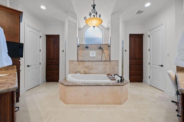 58 Shadow Creek Ridge Drive, Spring, TX 77389