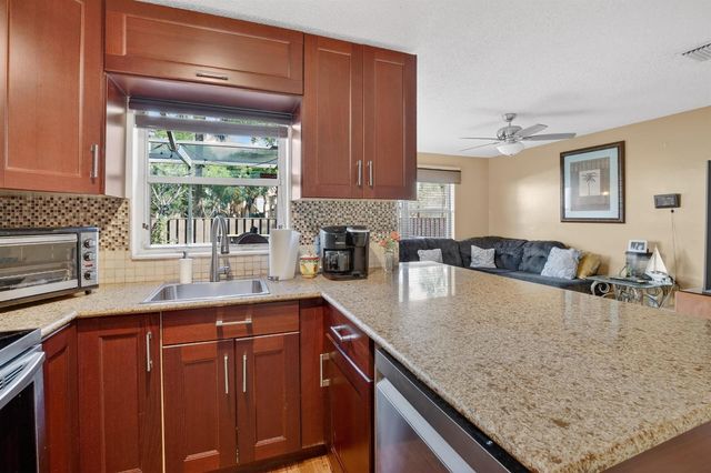 1287 NW 106th Terrace, Plantation, FL 33322