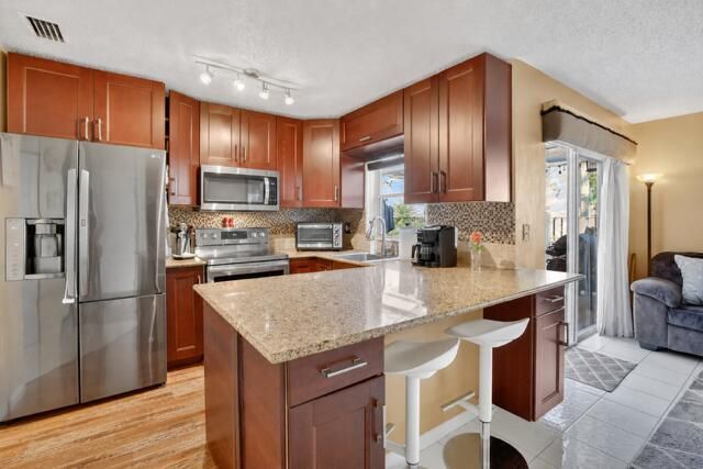 1287 NW 106th Terrace, Plantation, FL 33322