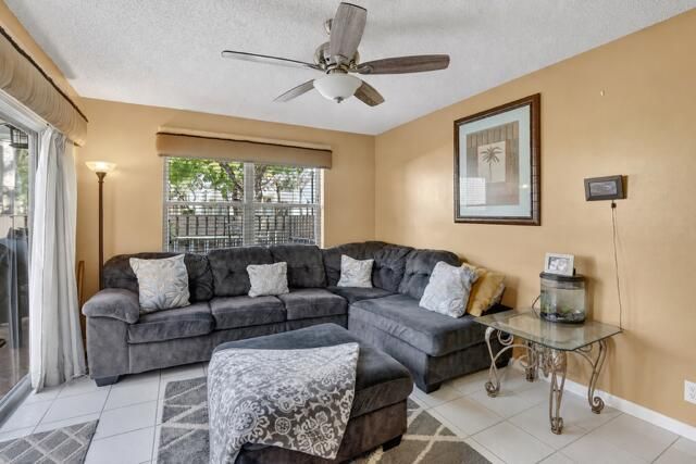 1287 NW 106th Terrace, Plantation, FL 33322