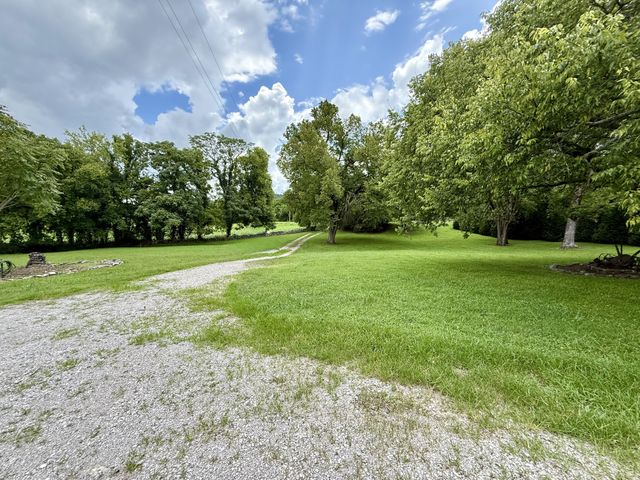 1932 Vales Mill Rd, Pulaski, TN 38478