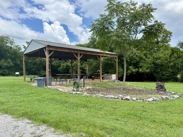 1932 Vales Mill Rd, Pulaski, TN 38478