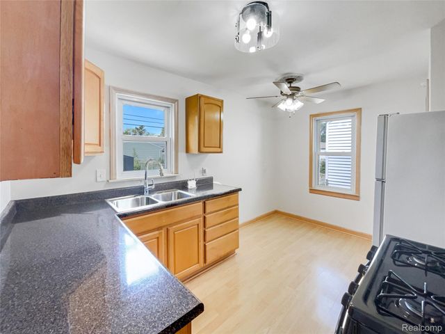 3894 17th Street, Wyandotte, MI 48192