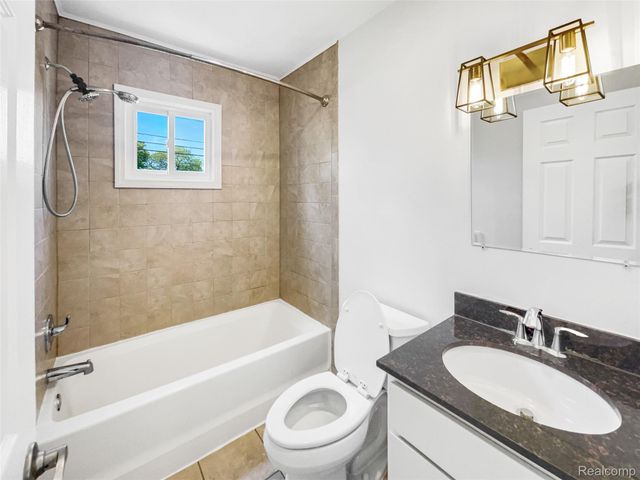 3894 17th Street, Wyandotte, MI 48192