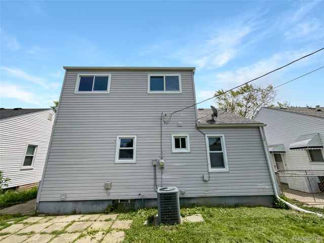 3894 17th Street, Wyandotte, MI 48192