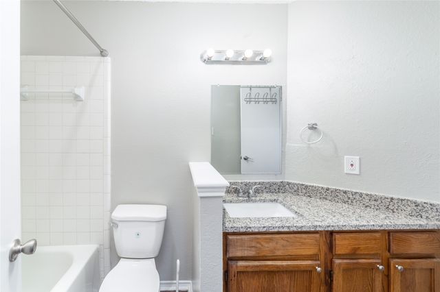 6725 Crestmont Court, Fort Worth, TX 76133