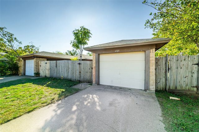 6725 Crestmont Court, Fort Worth, TX 76133