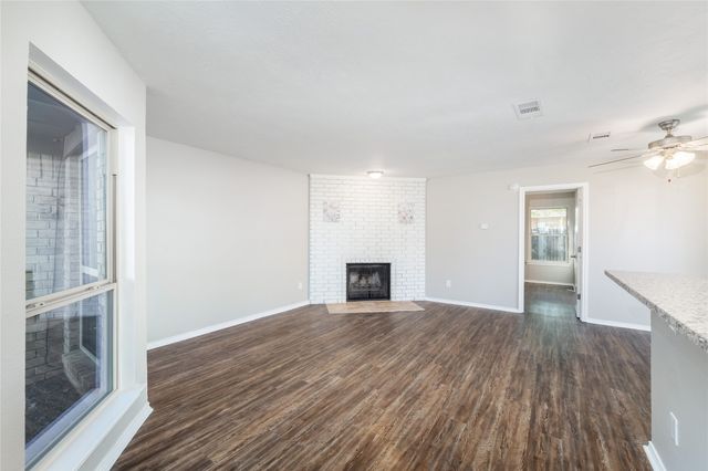 6725 Crestmont Court, Fort Worth, TX 76133