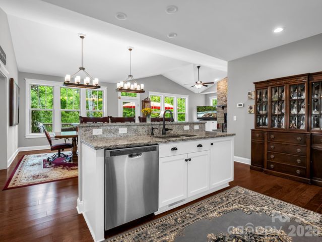 26 Balsam High Road, Biltmore Lake, NC 28715