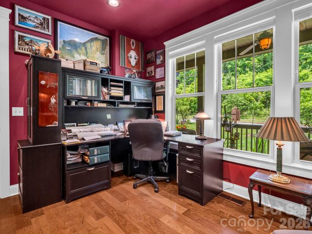 26 Balsam High Road, Biltmore Lake, NC 28715