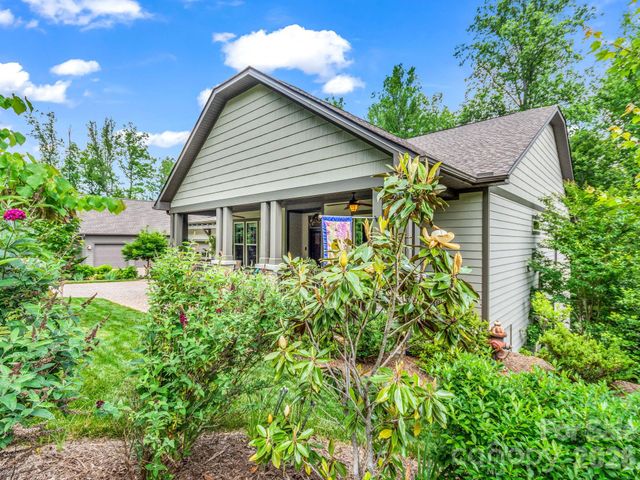 26 Balsam High Road, Biltmore Lake, NC 28715