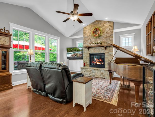 26 Balsam High Road, Biltmore Lake, NC 28715