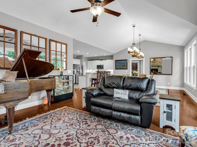 26 Balsam High Road, Biltmore Lake, NC 28715