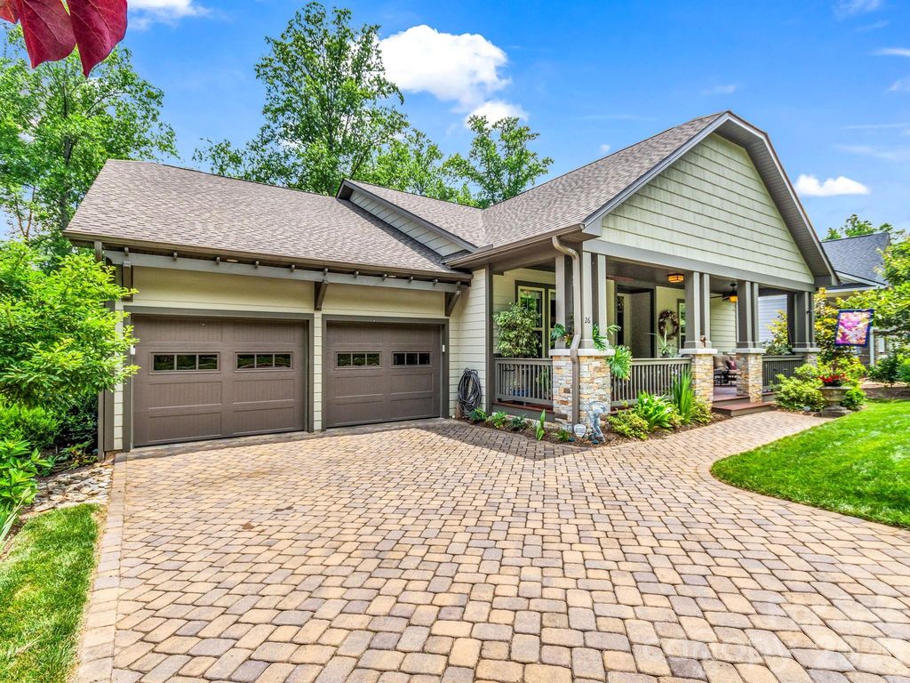 26 Balsam High Road, Biltmore Lake, NC 28715