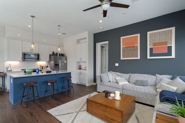 12001 Vista Parke DR 406, Austin, TX 78726
