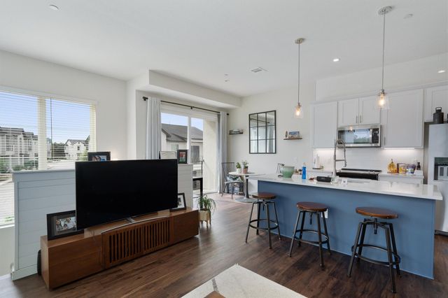 12001 Vista Parke DR 406, Austin, TX 78726