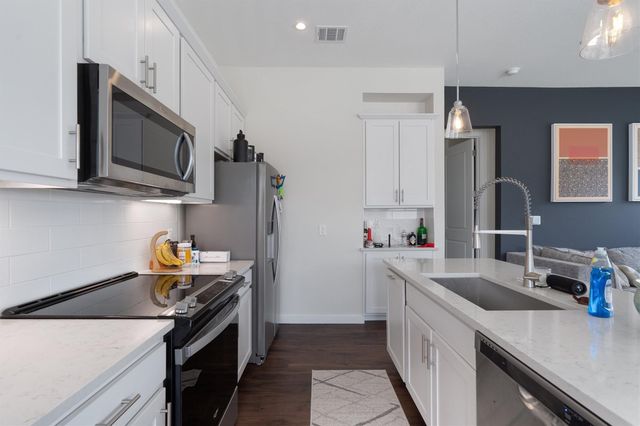 12001 Vista Parke DR 406, Austin, TX 78726
