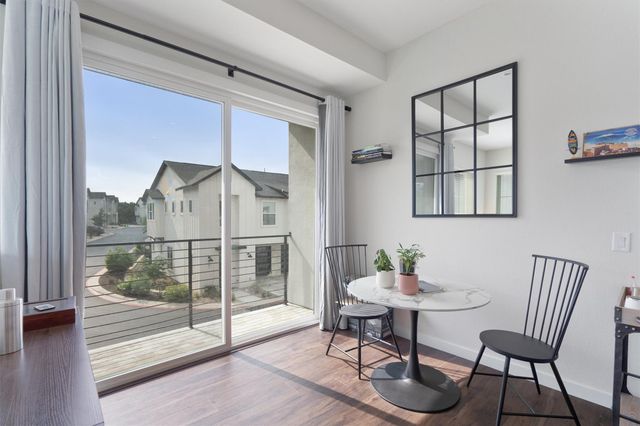 12001 Vista Parke DR 406, Austin, TX 78726