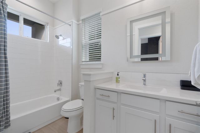 12001 Vista Parke DR 406, Austin, TX 78726
