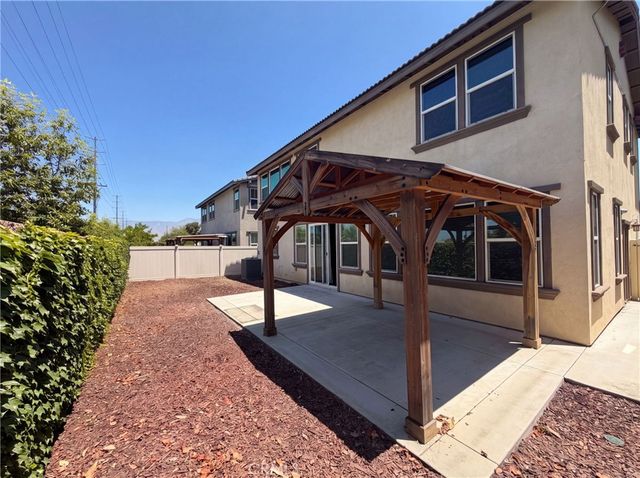 1182 Woodbury, Mentone, CA 92359