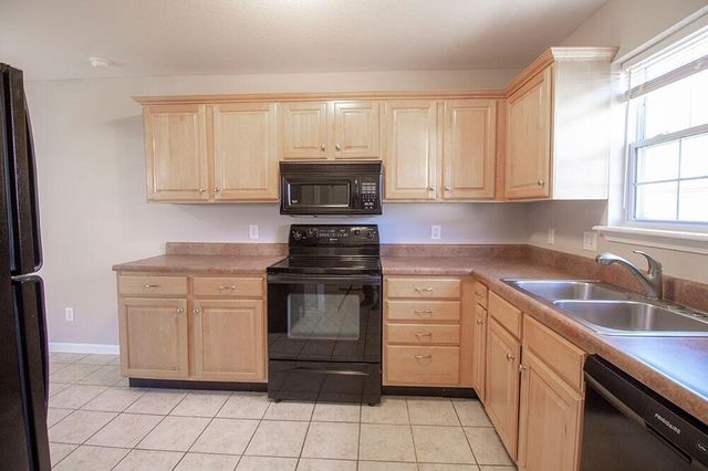 1921 W FIELD ST, Columbia, MO 65203