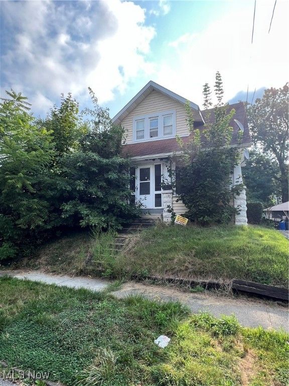 2137 12th Street SW, Akron, OH 44314