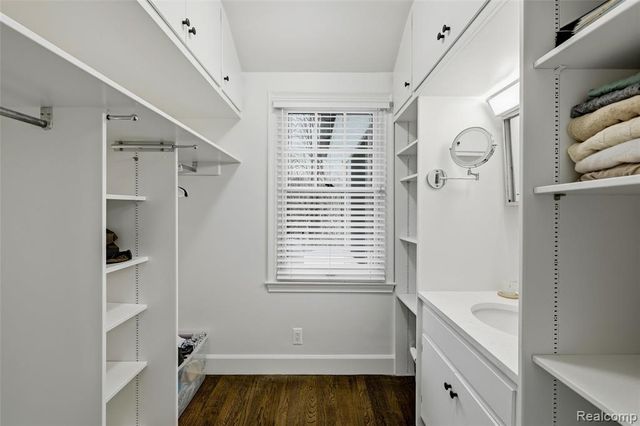 24924 Riverwood Drive, Franklin, MI 48025