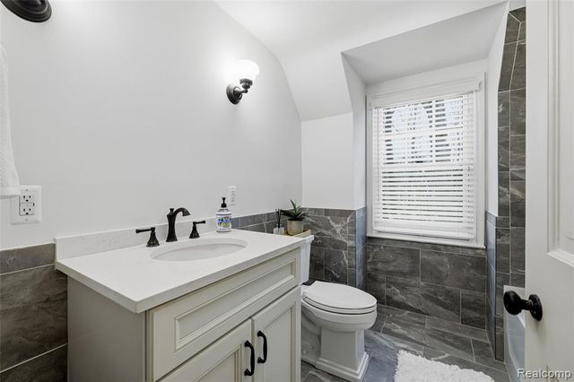 24924 Riverwood Drive, Franklin, MI 48025