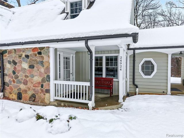 24924 Riverwood Drive, Franklin, MI 48025