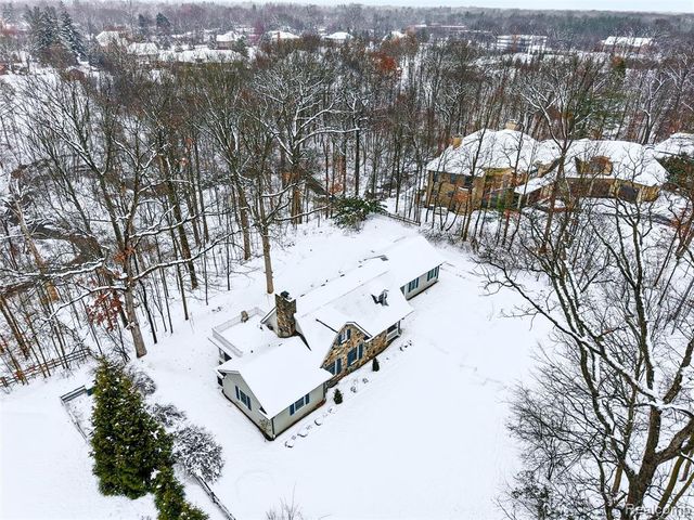 24924 Riverwood Drive, Franklin, MI 48025