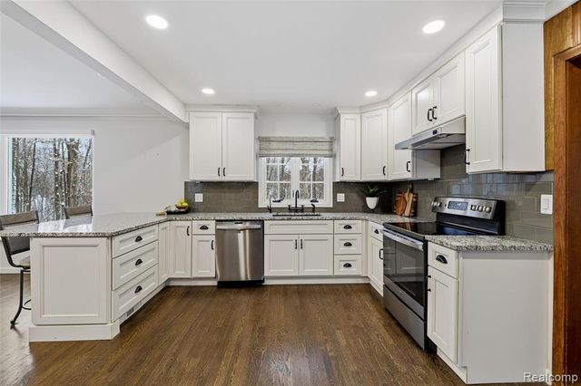 24924 Riverwood Drive, Franklin, MI 48025