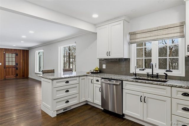 24924 Riverwood Drive, Franklin, MI 48025