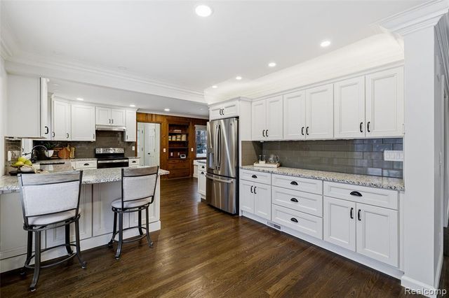 24924 Riverwood Drive, Franklin, MI 48025