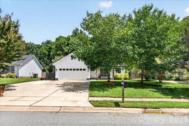8610 Brookstead Drive, Charlotte, NC 28215
