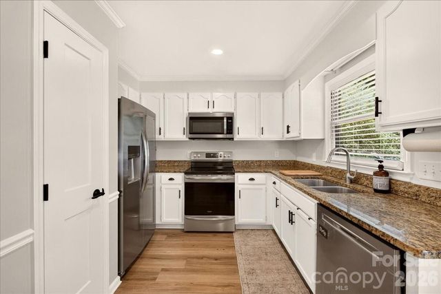 8610 Brookstead Drive, Charlotte, NC 28215