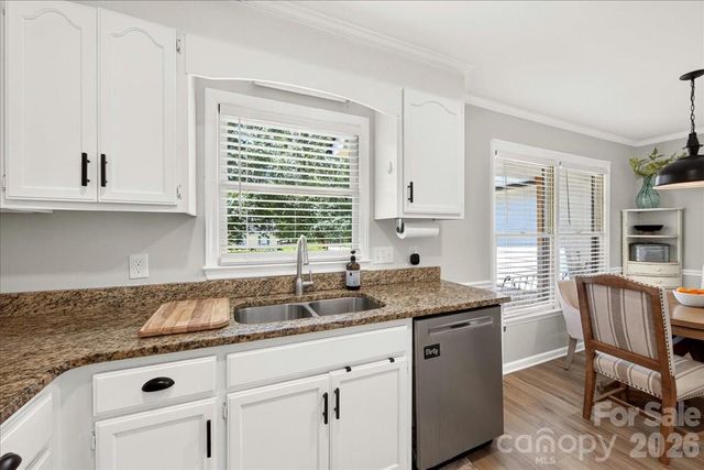 8610 Brookstead Drive, Charlotte, NC 28215