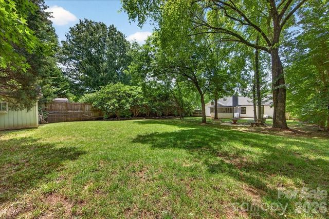 8610 Brookstead Drive, Charlotte, NC 28215