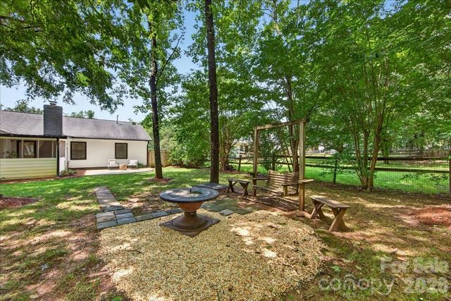 8610 Brookstead Drive, Charlotte, NC 28215