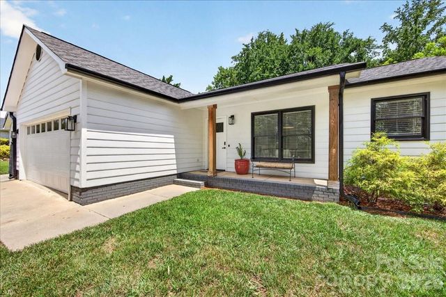 8610 Brookstead Drive, Charlotte, NC 28215