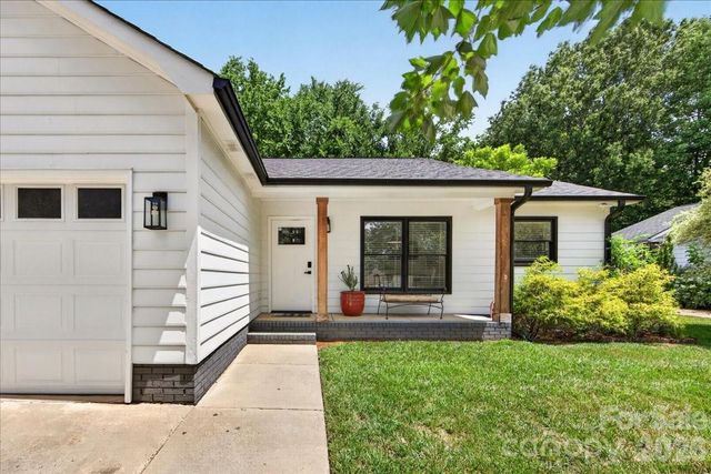 8610 Brookstead Drive, Charlotte, NC 28215