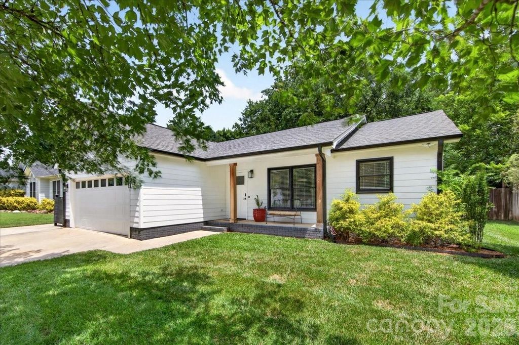 8610 Brookstead Drive, Charlotte, NC 28215