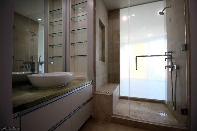 3722 Las Vegas Boulevard 3004, Las Vegas, NV 89158