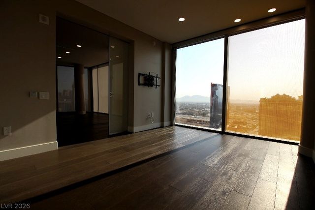 3722 Las Vegas Boulevard 3004, Las Vegas, NV 89158