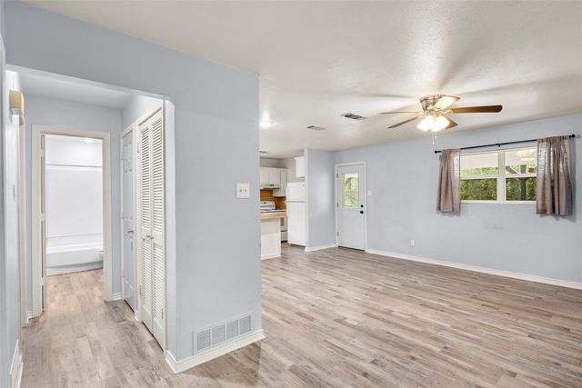 521 Hilltop Drive, Tool, TX 75143