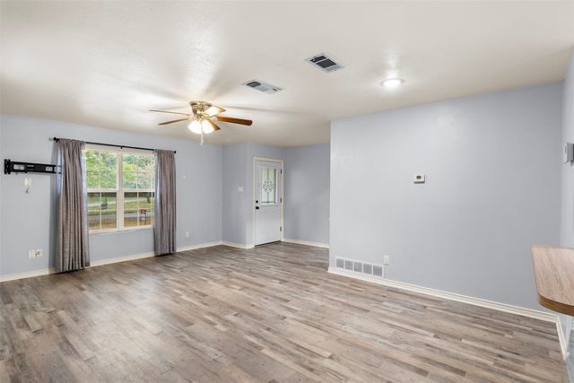 521 Hilltop Drive, Tool, TX 75143