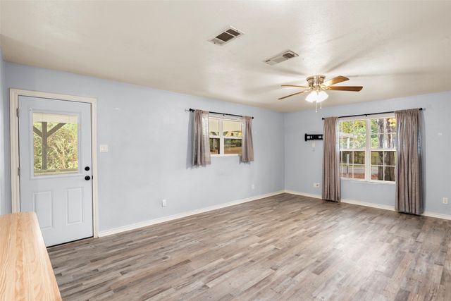 521 Hilltop Drive, Tool, TX 75143