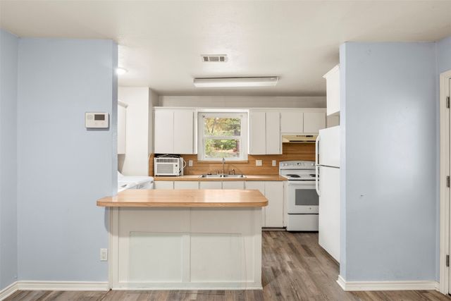 521 Hilltop Drive, Tool, TX 75143